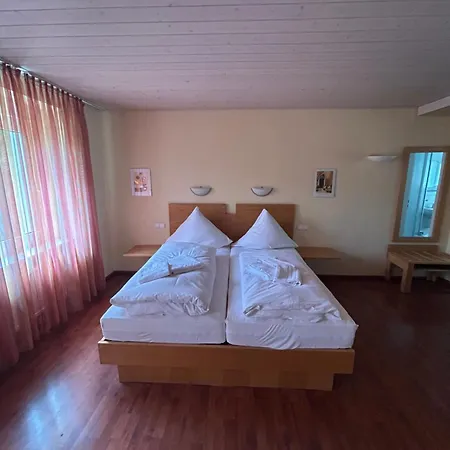 Bad Bruckhaus Erlebnishotel فندق فالدزهوت-تينغن