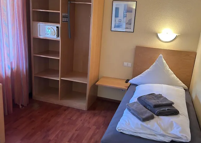 Bad Bruckhaus Erlebnishotel * 발드슈트티엔겐