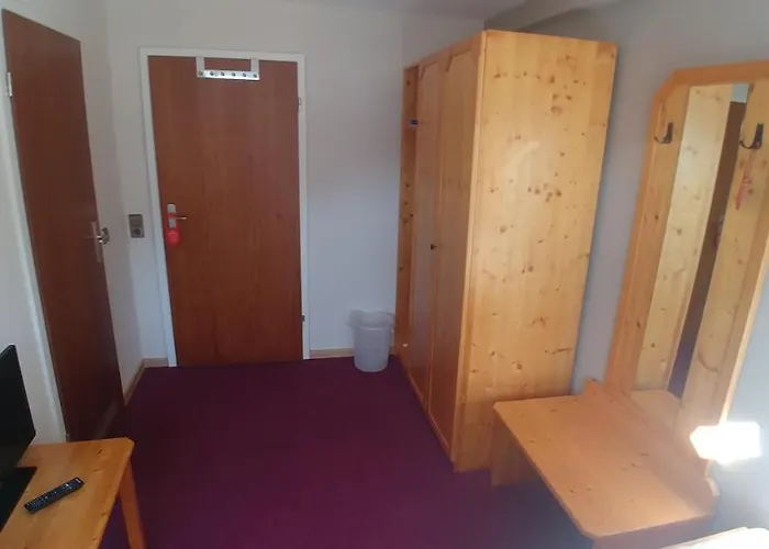 Bad Bruckhaus Erlebnishotel 발드슈트티엔겐